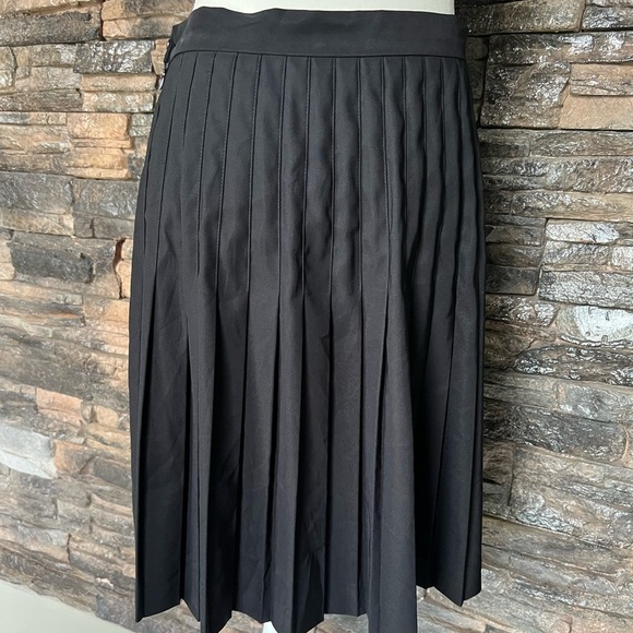 Tion Design Black Pleated Midi Skirt for Cocktail - Picture 6 of 14